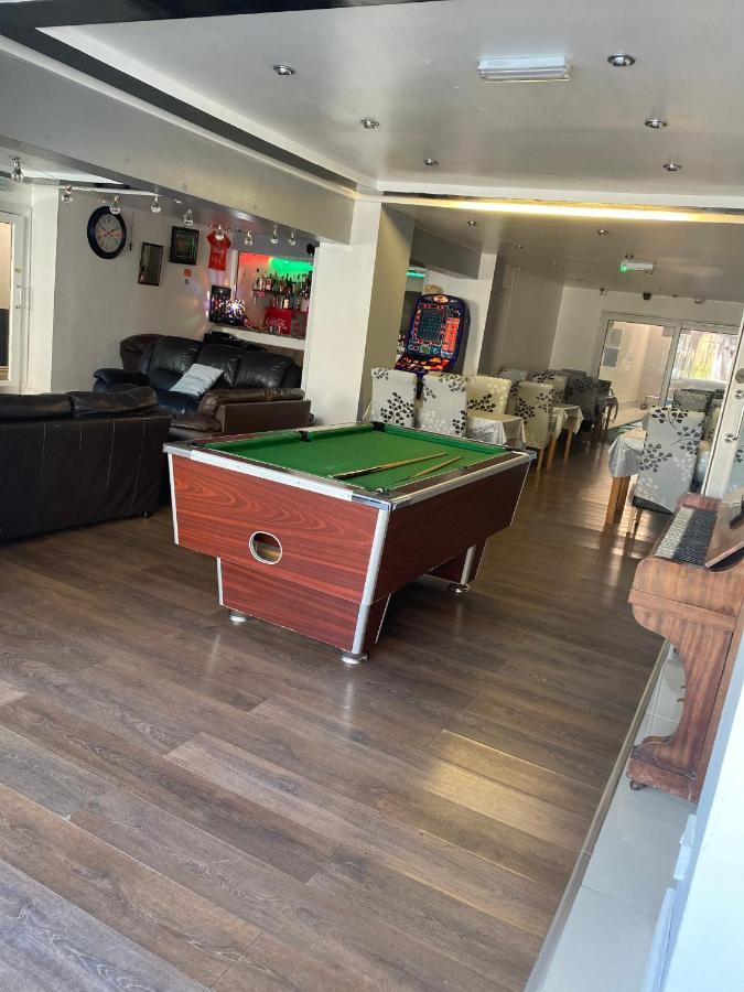 The Woodfield , Indoor Heated Swimming Pool, Spacious Lounge And Bar Отель 3*