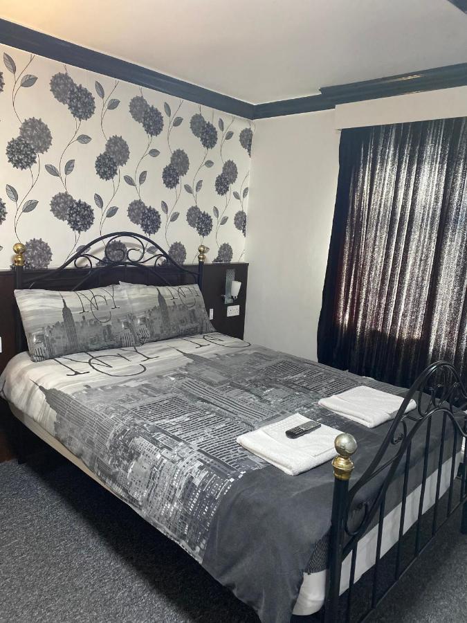 The Woodfield , Indoor Heated Swimming Pool, Spacious Lounge And Bar 3*