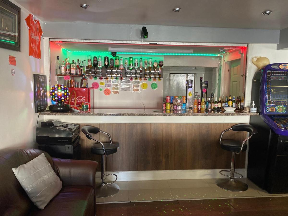 The Woodfield , Indoor Heated Swimming Pool, Spacious Lounge And Bar