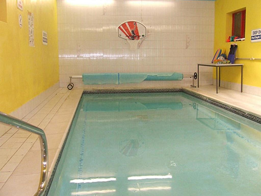 Отель The Woodfield , Indoor Heated Swimming Pool, Spacious Lounge And Bar 3*