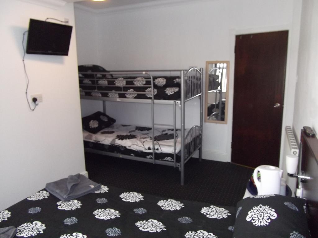 The Woodfield , Indoor Heated Swimming Pool, Spacious Lounge And Bar Hotel